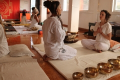 students_teaching_tibetan_soundhealing_training