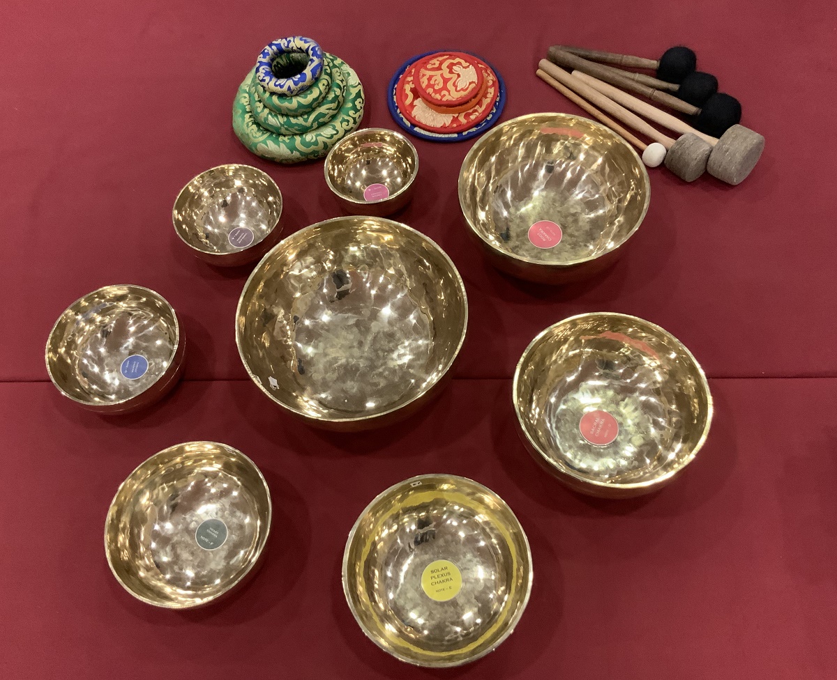 1. 8 Plain Singing bPlain Handmade Seven Chakra Himalayan – Tibetan Singing Bowls Set For Yoga Meditation Studios - Wellness Health Spa